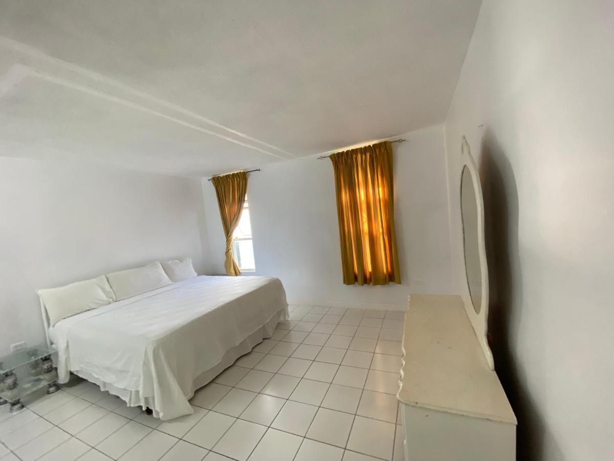 Deluxe Montego Bay Club Studio & Suites Εξωτερικό φωτογραφία