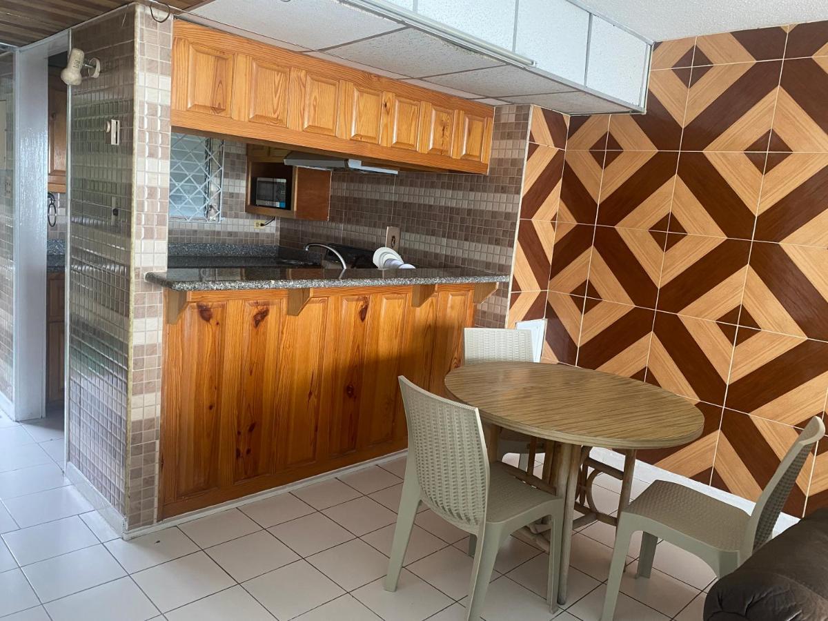 Deluxe Montego Bay Club Studio & Suites Εξωτερικό φωτογραφία