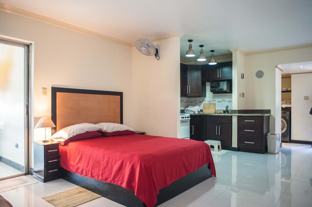 Deluxe Montego Bay Club Studio & Suites Εξωτερικό φωτογραφία